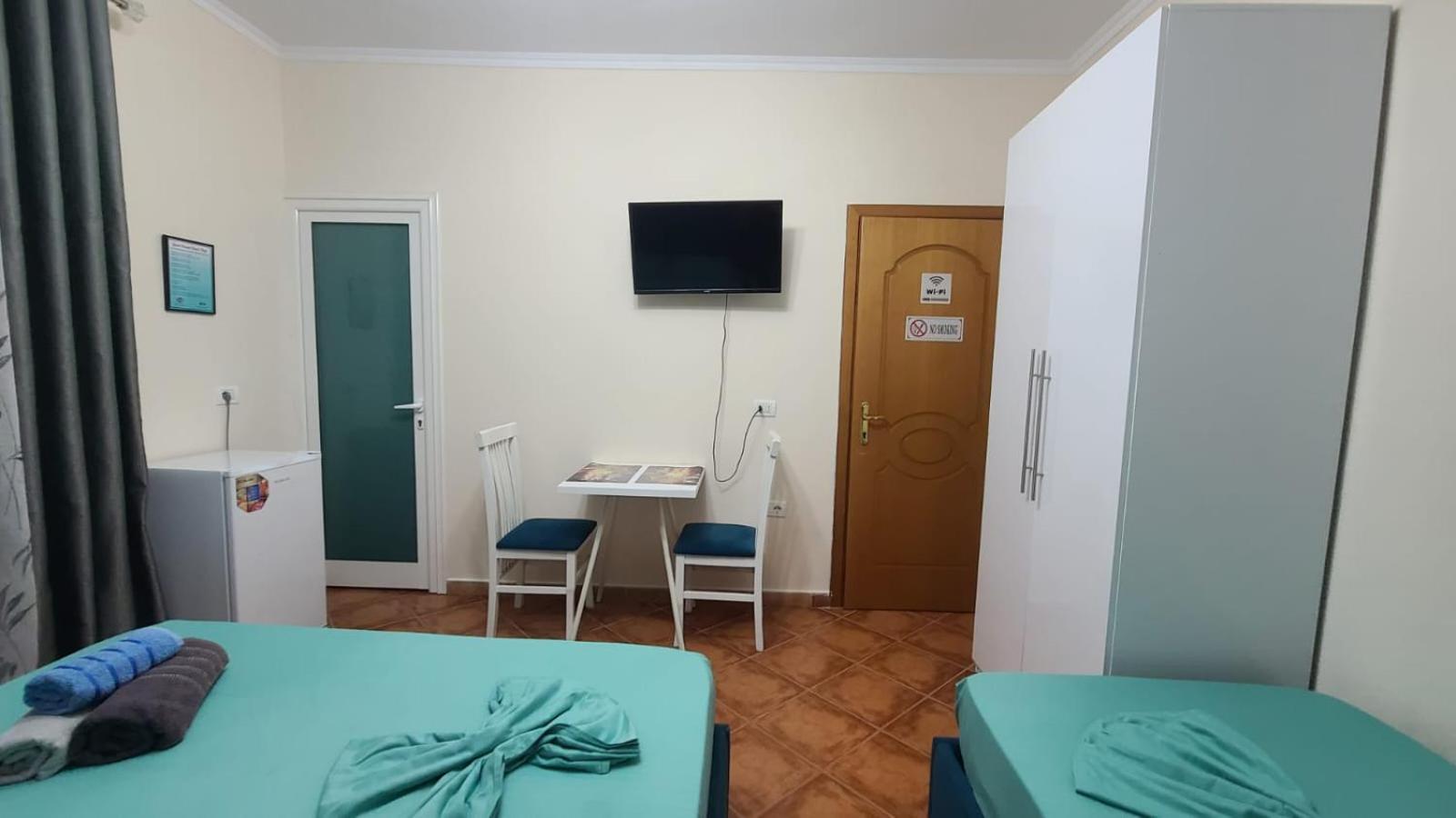 Guest House Tian & Hojz Дуррес Екстер'єр фото